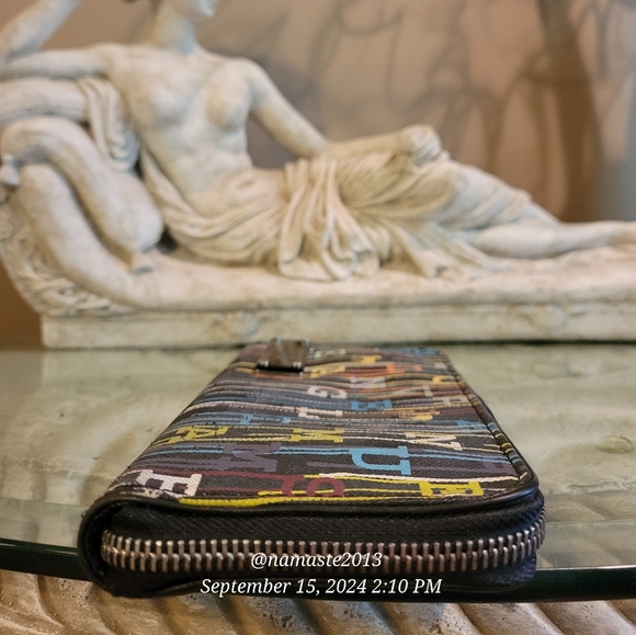 L.A.M.B. Gwen Stefani Logo Paint Spill Graffiti Wallet Leather PVC Designer #45 - Picture 6 of 12